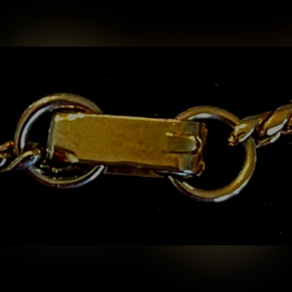 VintageElegant Gold Tone Choker Necklace with Teal Baguettes and Crystal Accents - Picture 8 of 9